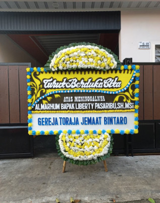 Papan Bunga Duka di Jemaja Timur