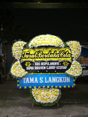 Papan Bunga Duka di Jemaja Timur
